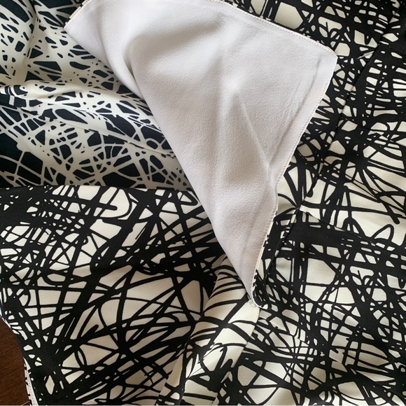 NWOT SportMax Graffiti Black & White Scribbled Writing Graphic Dress Peplum US 4 - Picture 7 of 9